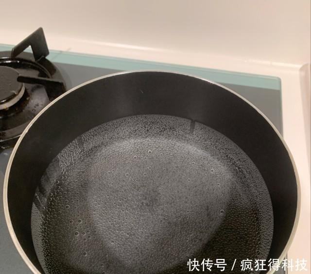 红糖冰汤圆,甜甜的很好吃!