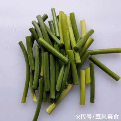 老妈做的蒜苗炒牛肉，怎么吃都不腻