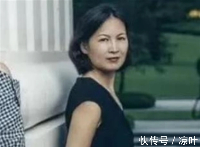 秘书|任正非的第二任妻子姚凌,比丈夫小30岁,曾是得力秘书,温婉动人