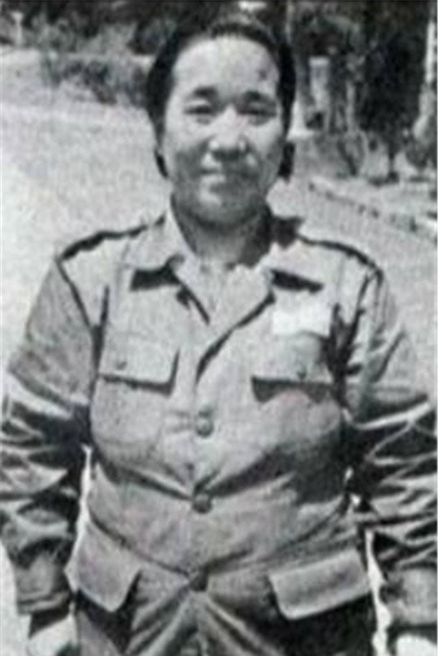 司令|童养媳沦为女匪首,手持双枪化身抗日女侠,最后成了正规军司令