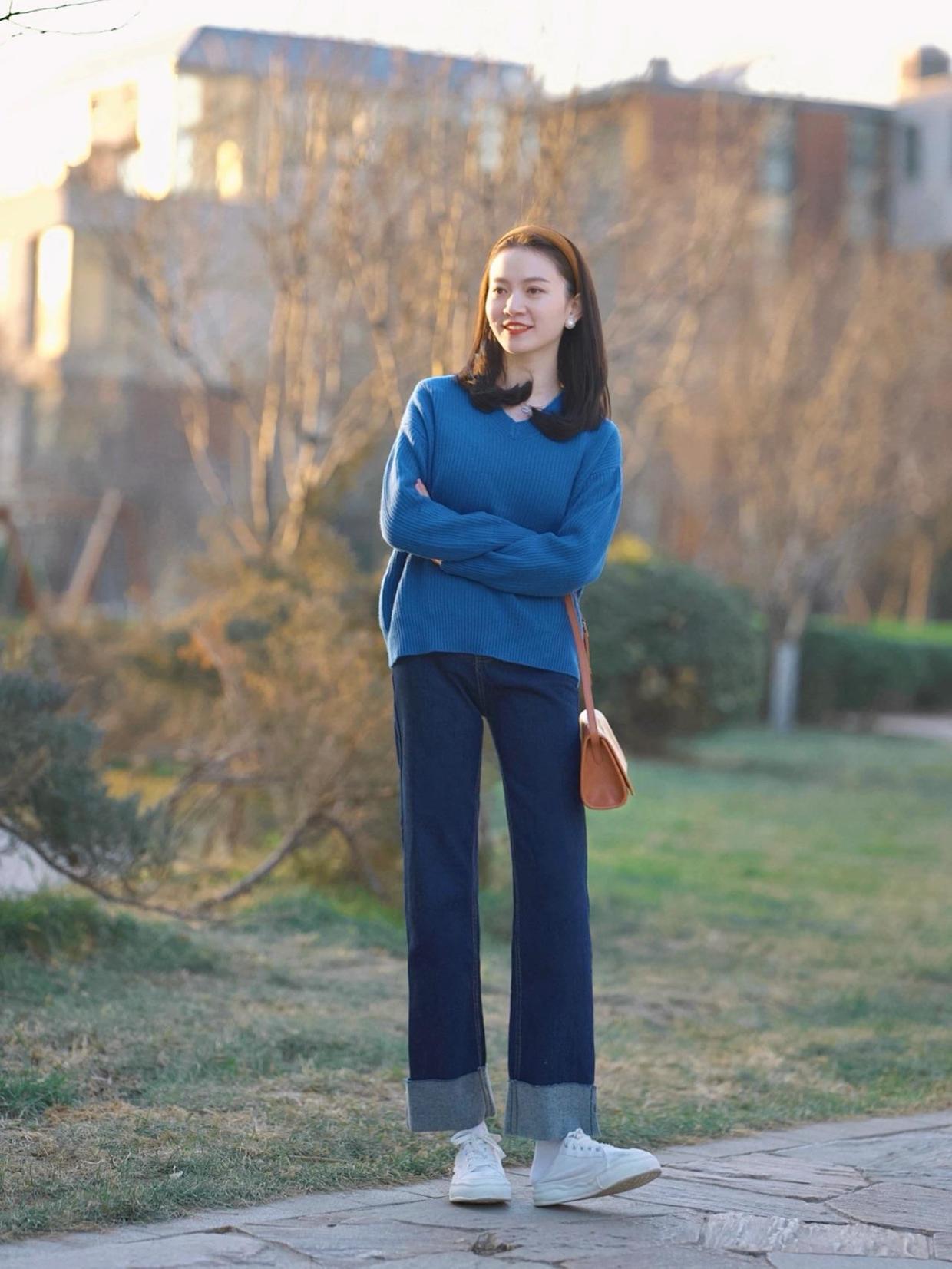 领口 优雅女人的天花板穿搭你get了吗?氛围感毛衣搭配,让你秀出优雅好气质