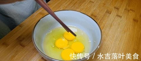 西葫芦炒鸡蛋,地道家常菜,教你百吃不厌的做法,鲜香又美味!