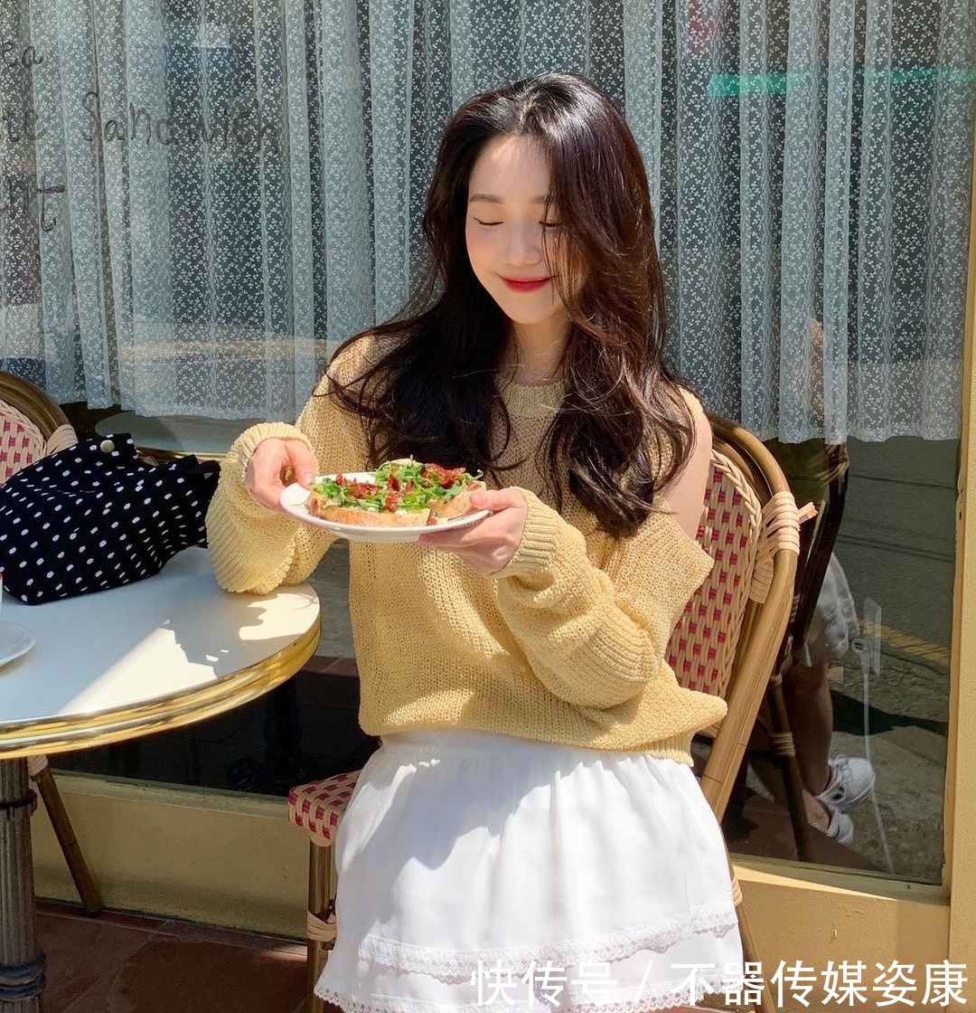 羽绒服|几套小个子女生的羽绒服穿搭,美爆一整冬!