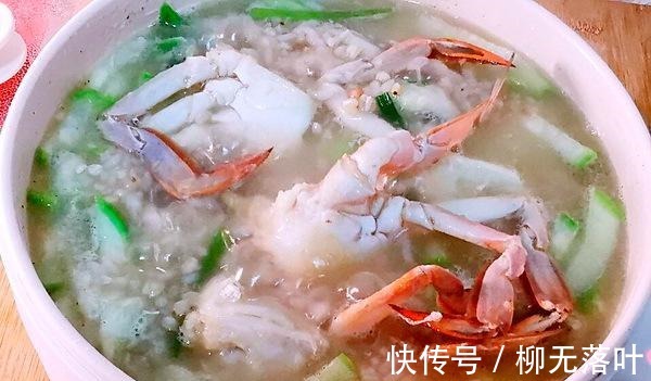 极速降温,煲个暖心又暖胃的蟹肉粥,就是舒服！