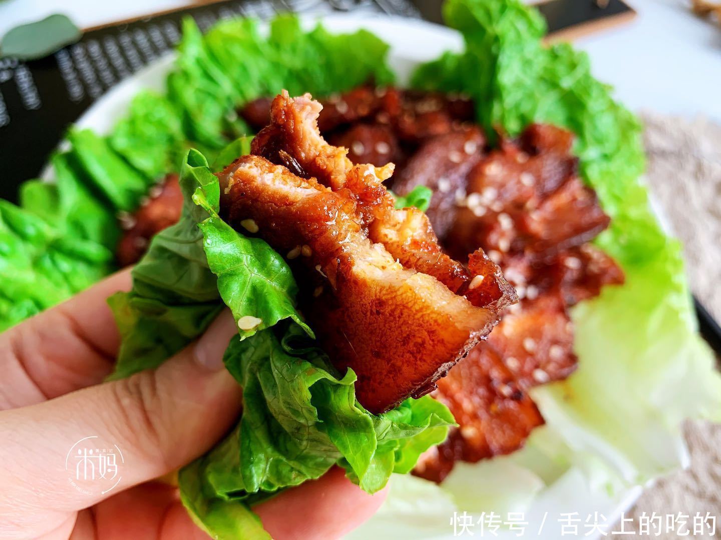 秘制|这是五花肉最好吃的做法,不放油,不放水,焦香软嫩口感好极了