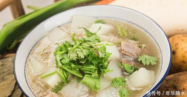 羊肉的时|大雪节气适合吃羊肉,这4种调料缺一不可,炖出来的羊肉不膻特香