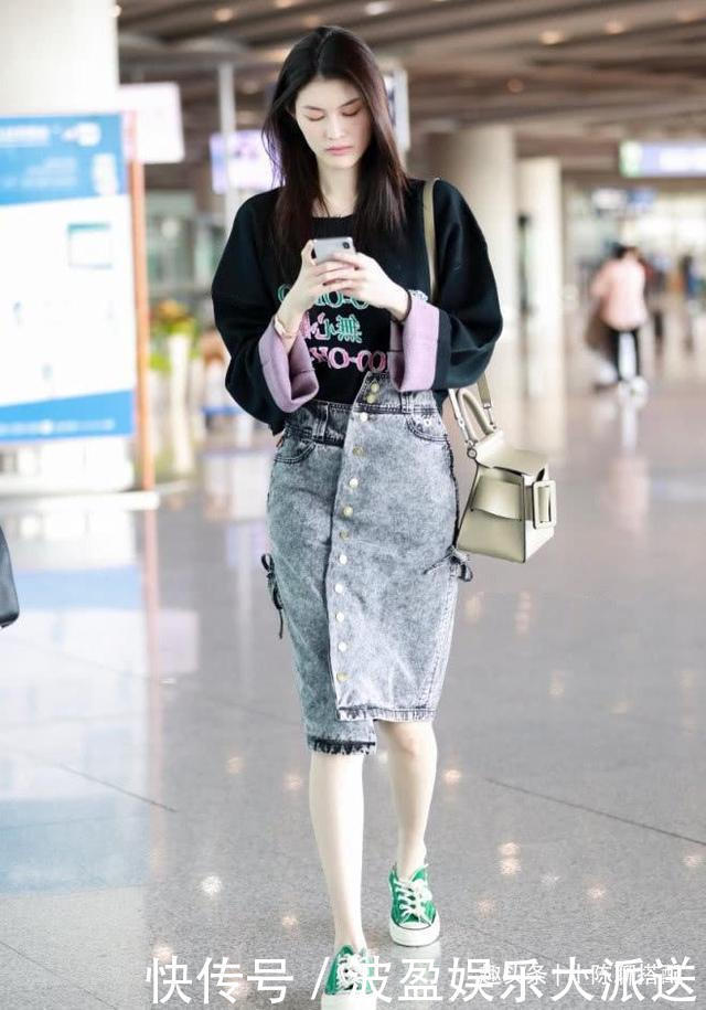 凯特王妃穿旧衣好优雅，聪明女人学会3个技巧，旧衣能搭出新时尚