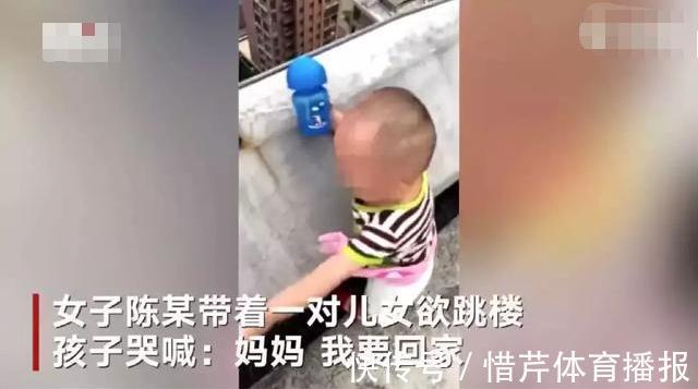 婴儿|11个月婴儿被遗弃路边,边哭边爬让人心疼,网友:不想养就别生