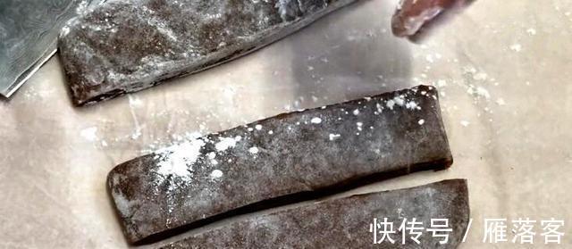 在家给孩子做这道零食，简单易上手，营养有补血