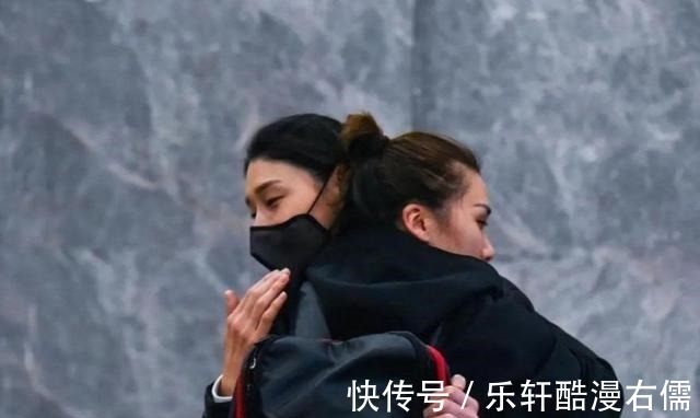郑益昕|女排最新资讯杨婕退役,金软景未出席颁奖,郑益昕晒美照似仙女