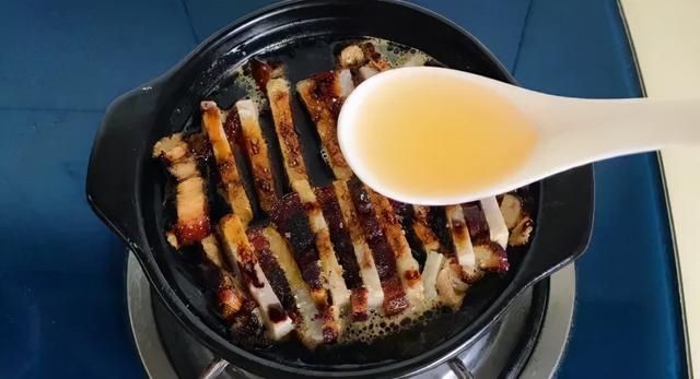 这碗香芋扣肉煲一出锅，满屋香味太馋人