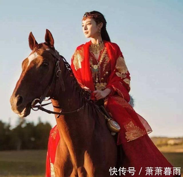 星史&聊斋故事:他母亲临产时,一老翁慌张跑进室内,向她租借一间屋子