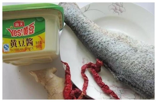 当“鱼块”遇上“酱汁”,鲜味可口特下饭,刚一上桌就抢没了