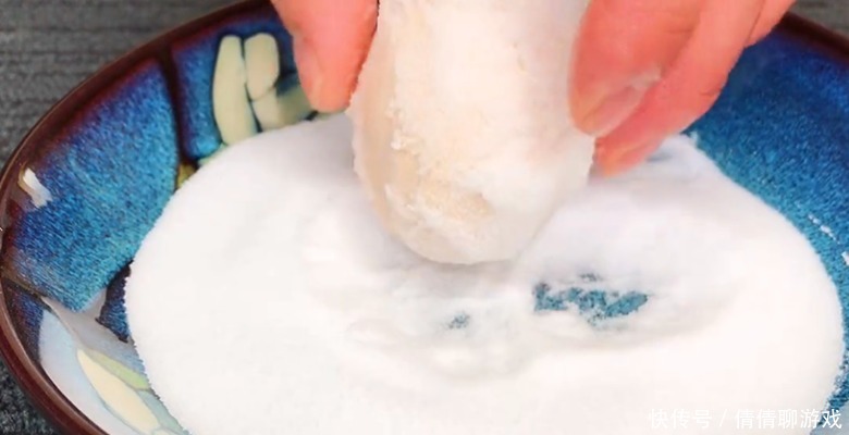 快速腌鸡蛋的做法，我们家每次都是这么腌的，个个流油，太好吃了