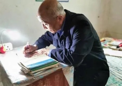 糖尿病空腹血糖17,3个月降到5.7,没加药反而减药了,靠的就是这