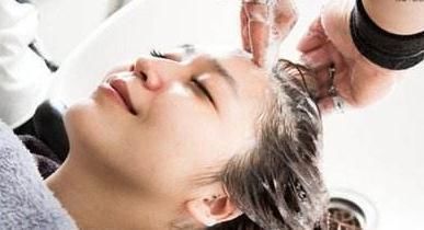 健康|头发多久洗一次合适才最健康?很多人还不知道,别再洗错了