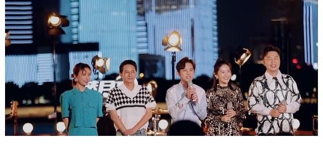 东方卫视|中秋晚会哪家强？收视率曝光：央视成一哥，芒果台不行了？