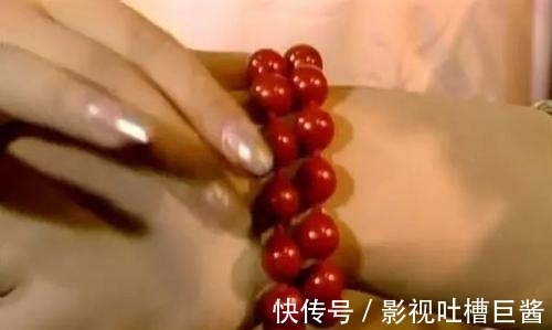 招黑@红楼梦:薛宝钗最招黑事件大盘点!作者对她辛辣讽刺背后藏着悲悯