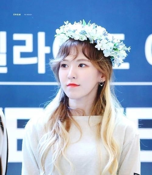 张润贞 她坠落舞台消失一年!如今再度复出主持,身体真实状态令人落泪