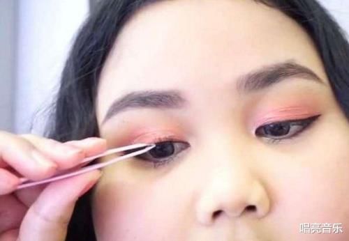 妹子|200斤的胖女孩会化妆，就算画的再漂亮，大家认为可以接受么