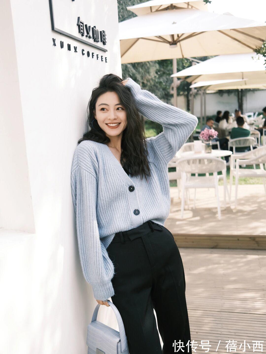 半身裙 优雅女人都会穿“毛衣开衫”,看她们就知道了,骨子里透着高级感