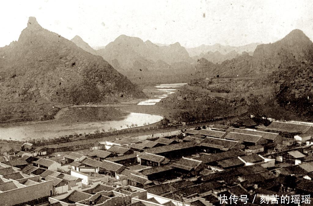 1898年广西桂林著名景点旧照，俯瞰漓江、象鼻山与桂林城墙