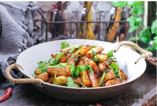 冷天|大冷天的,就馋这道菜,香气扑鼻真好吃,两个人吃了一锅饭!