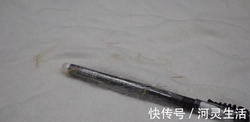 圆珠笔上面缠几圈透明胶带,放在家里别提多厉害,省钱又实用