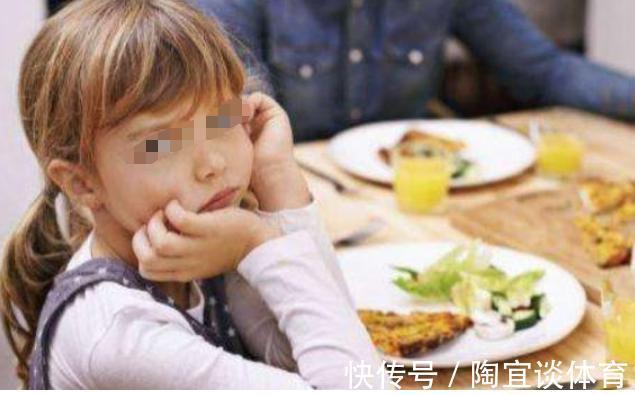 孩子|“吃一口一个星期都难消化”,不少家长还在喂,难怪孩子发育迟缓