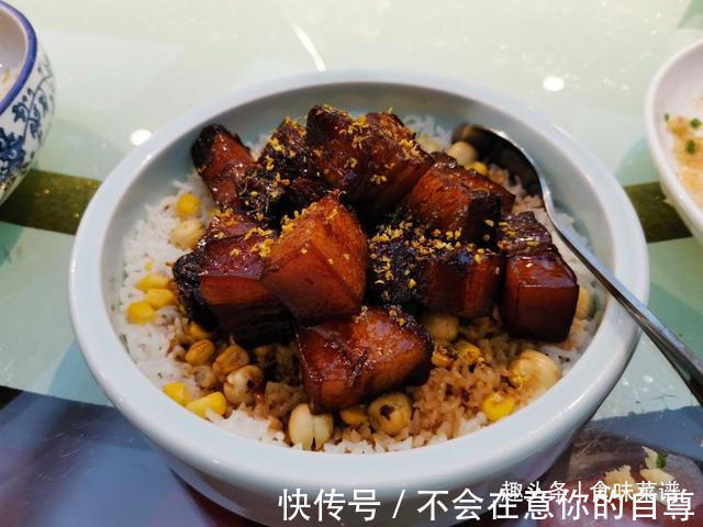 老丈人办升学宴,我随礼一千元,看看他安排的这桌菜,值多少钱