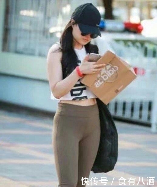 底裤|紧身打底裤曼妙有致的小姐姐,自带高雅气质,彰显魅力韵味