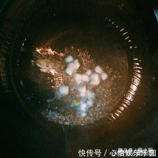 鲜嫩|炒青菜时加点它，不仅口感鲜嫩，而且色泽靓丽！可惜很少有人知道