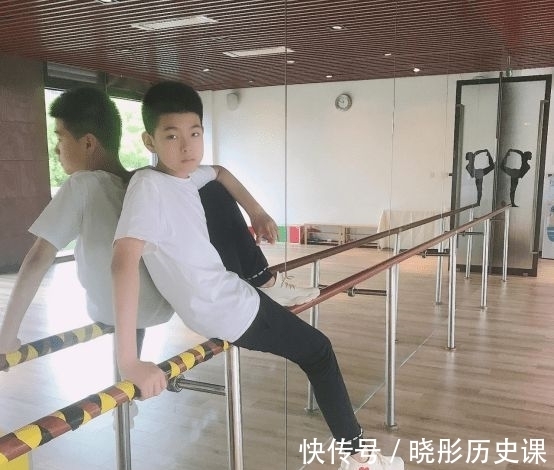 年度|第二季《奔跑吧少年》年度“最佳人气冠军”—陆奕成