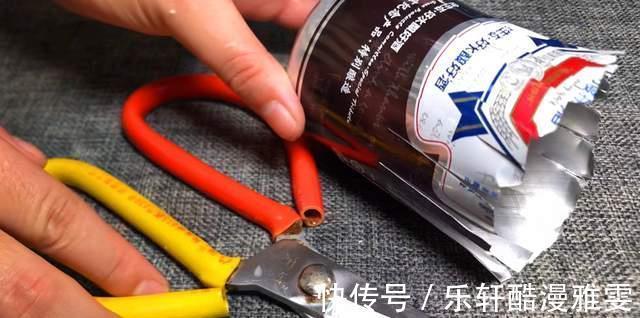 摩擦|剪刀生锈变钝教你一个小妙招，一个易拉罐，剪刀立马锋利如新