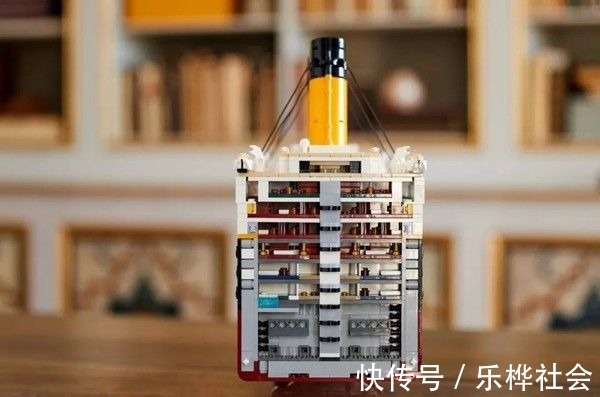 乐高积木|史上最长套装!乐高正式发布10294泰坦尼克号!9090颗粒售价5499元!