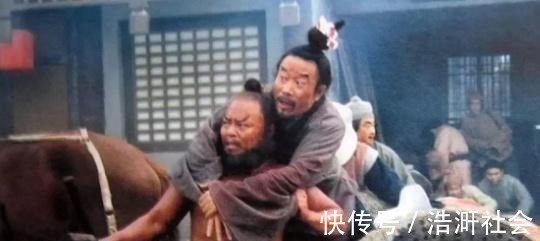 重情重义@为什么李逵母亲被老虎吃了,宋江等人非但不安慰,反而哈哈大笑