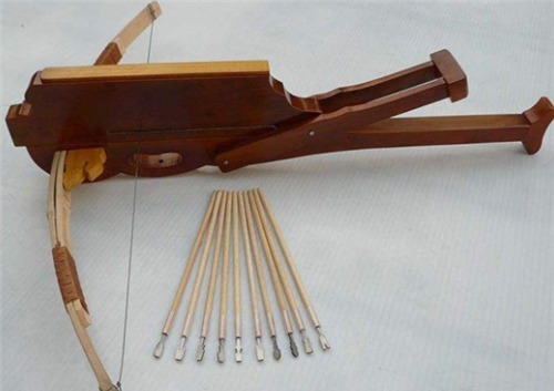 中原|秦始皇为何能统一中原?史学家:秦军的这些兵器,不应出现在当年