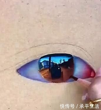 白纸$美术生白纸上面画眼睛,刚想吐槽就被打脸,网友:免费录取了吧!