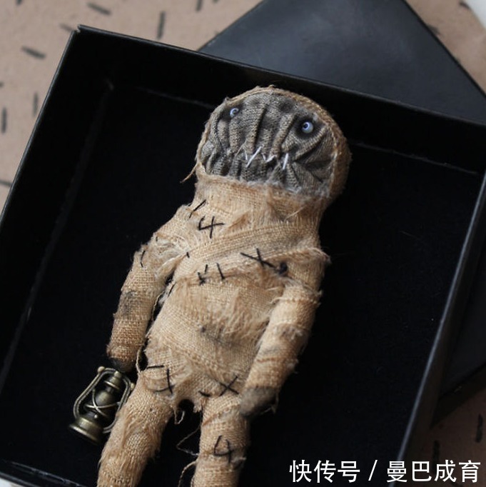 美女&俄罗斯美女手工艺术家和她独特的玩偶们!