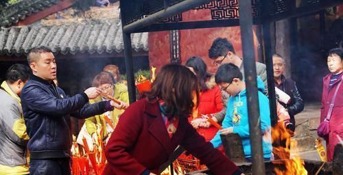 礼佛|去寺庙烧香礼佛时,有五个禁忌你知道吗?不清楚的可以看看!
