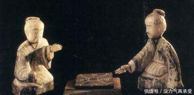 清洗|一块普通石板, 清洗干净后它竟是千年前的棋盘, 却没人知道怎么玩!