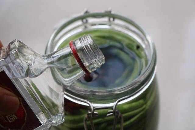 酸豆角|酸豆角别再买了，自己在家做又酸又香，干净又卫生，7天就能吃！