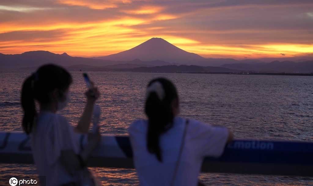 富士山|富士山落日余晖晚霞醉人