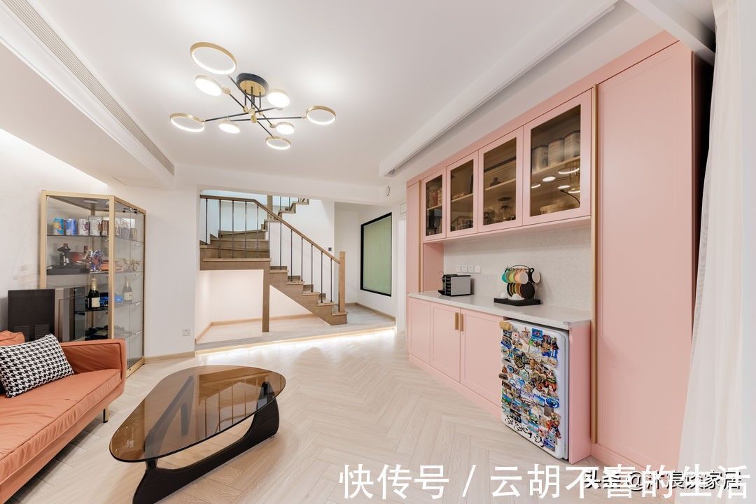 复式|三代同堂的新房，看到休闲阳台就沦陷，全屋精致大方，生活太幸福