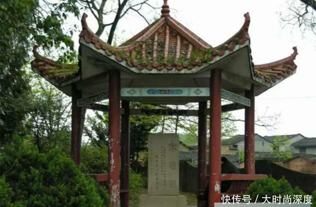 宋慈墓宋慈墓大图模式宋理宗赵昀誉他为"中外分忧之臣",特赐"朝议大夫