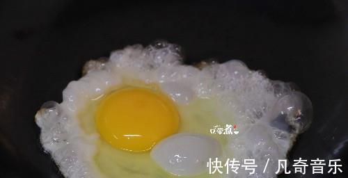 小窍门|馋哭隔壁小孩的“糖醋荷包蛋”百吃不厌,制作时,要注意这小窍门