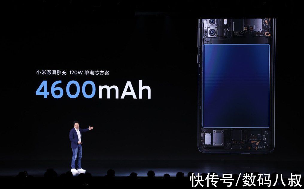 上手|XIAOMI 12 Pro 真机上手测评，不同纯参数卷体验，新一代旗舰异类