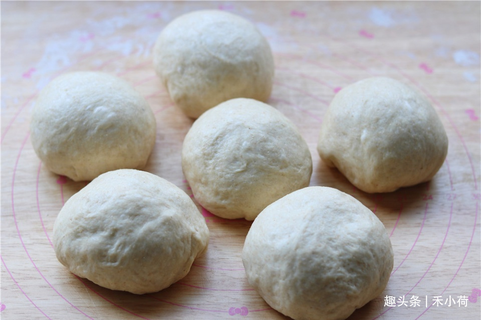 少糖少油的全麦吐司,配方靠谱组织真棒,早餐吃太适合了