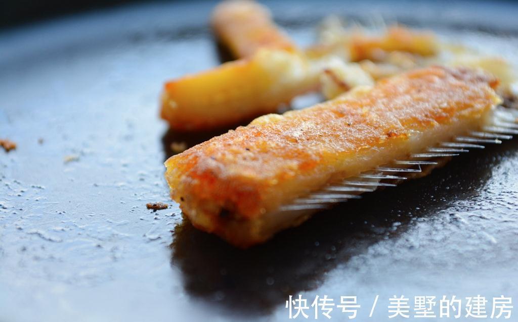 家常香煎带鱼,外酥里嫩,咬一口味道真赞,家人都爱吃