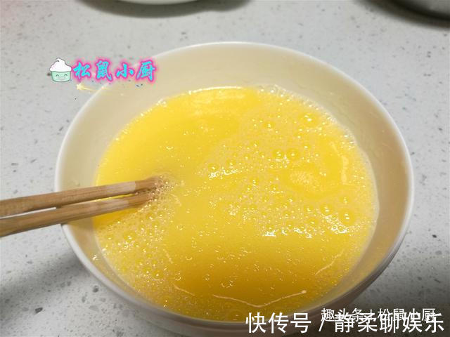 面粉|炸油条用酵母、泡打粉全错!油条店老板教你正确做法,金黄酥脆